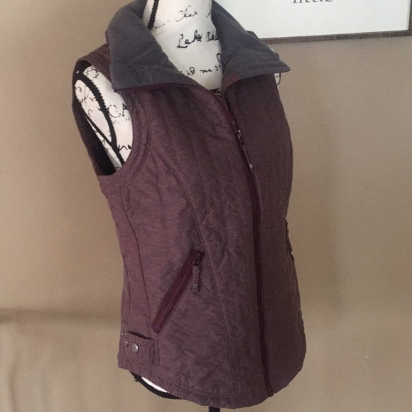 Columbia Jackets & Blazers - Columbia sportswear women’s vest sz S purple grey